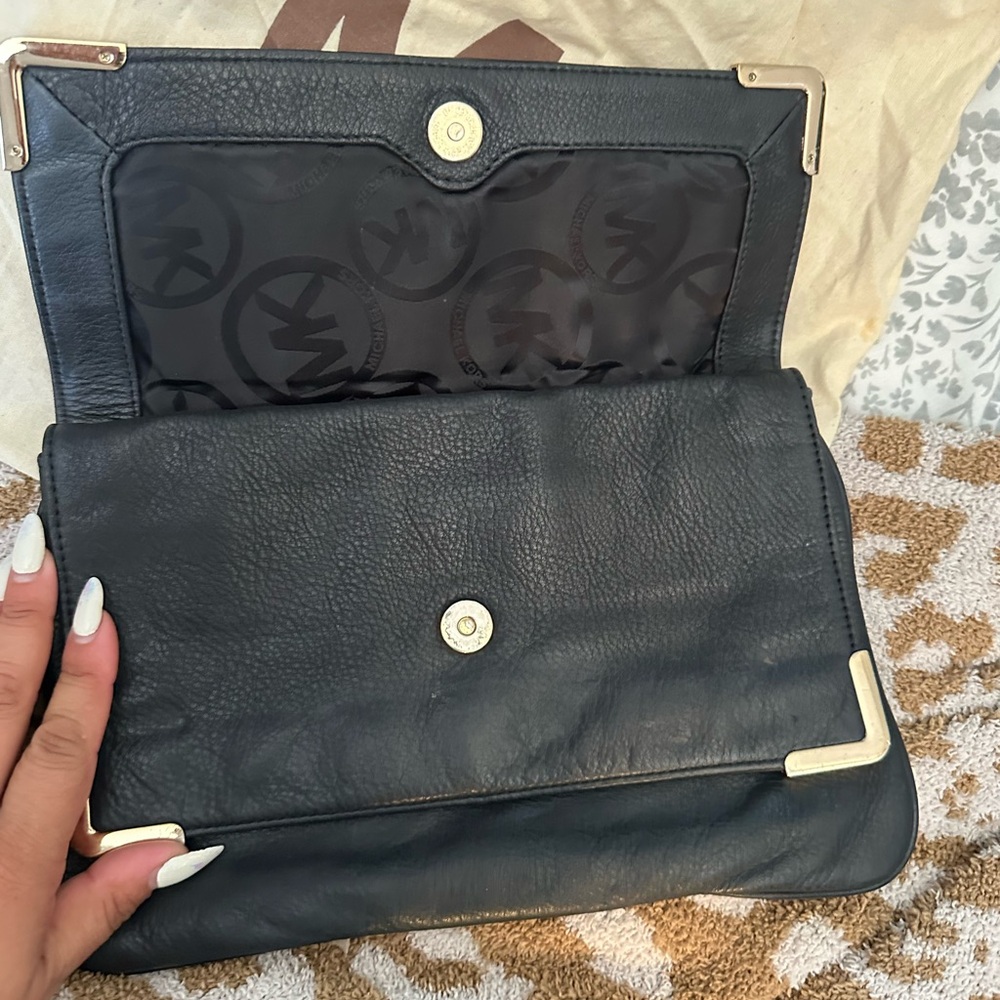 Michael Kors Black Leather Bag with Gold Details - Picture 4 of 4